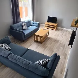 Apartment Well Presented 3 Bed House- 9 Guests - Great For Leisure Or Contractors -ng8 Postcode, Nottingham